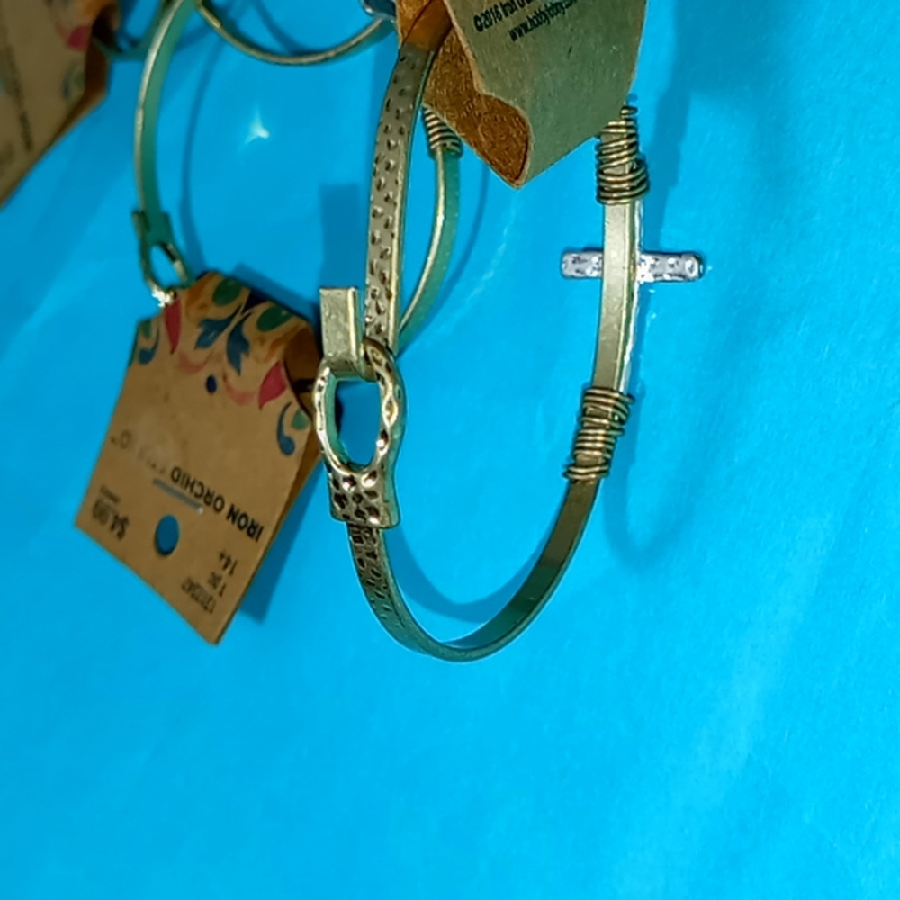 Bangle/Bracelet - Picture 2 of 4